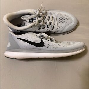 Like New! Nike Women's Flex - Pure Platinum, Black, Wolf Grey Athletic Shoes